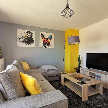 Logement Confortable Chu, Quartier Doutre Apartman *